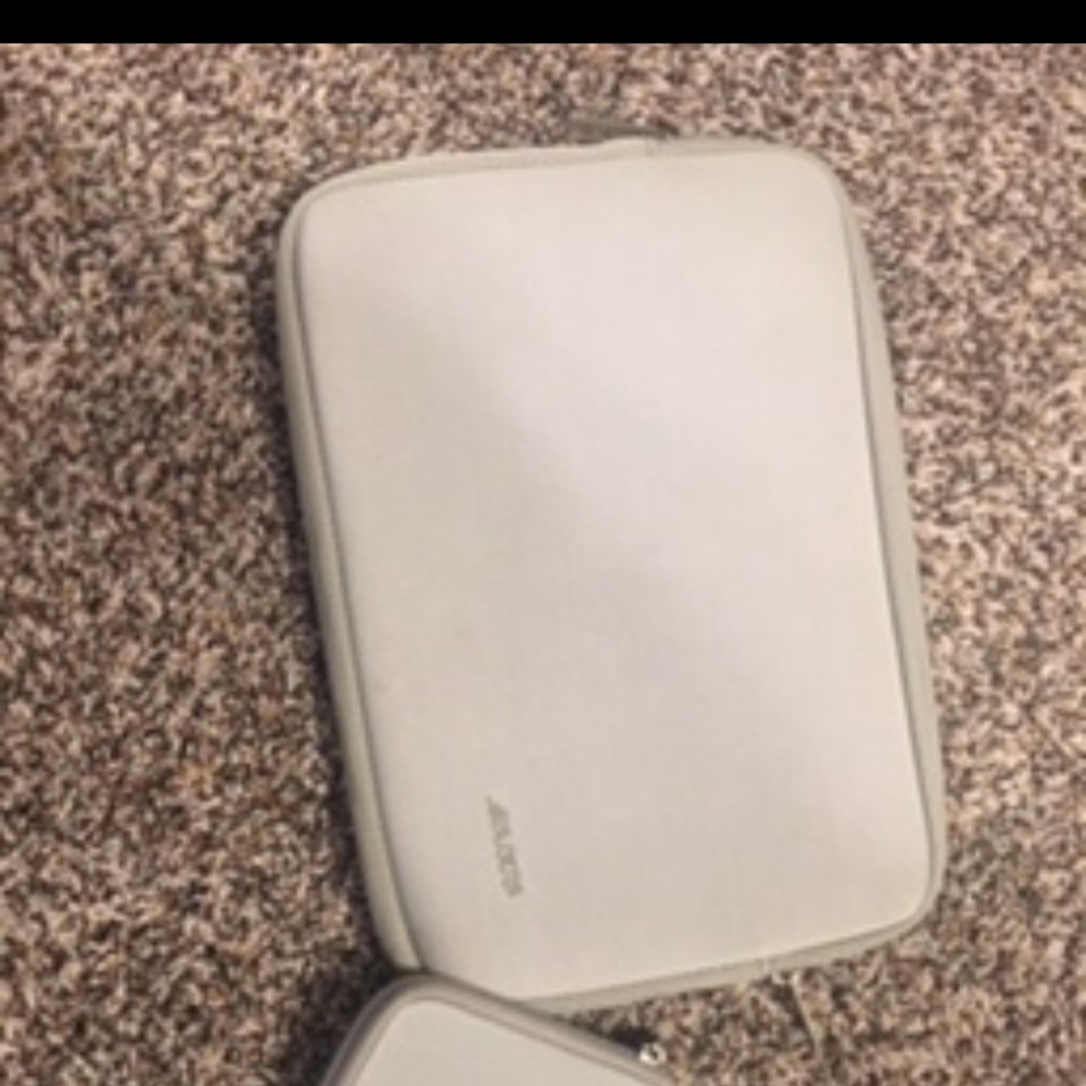 Mois studio 12 inch laptop tablet MacBook zipper case sleeve silver grey & cord